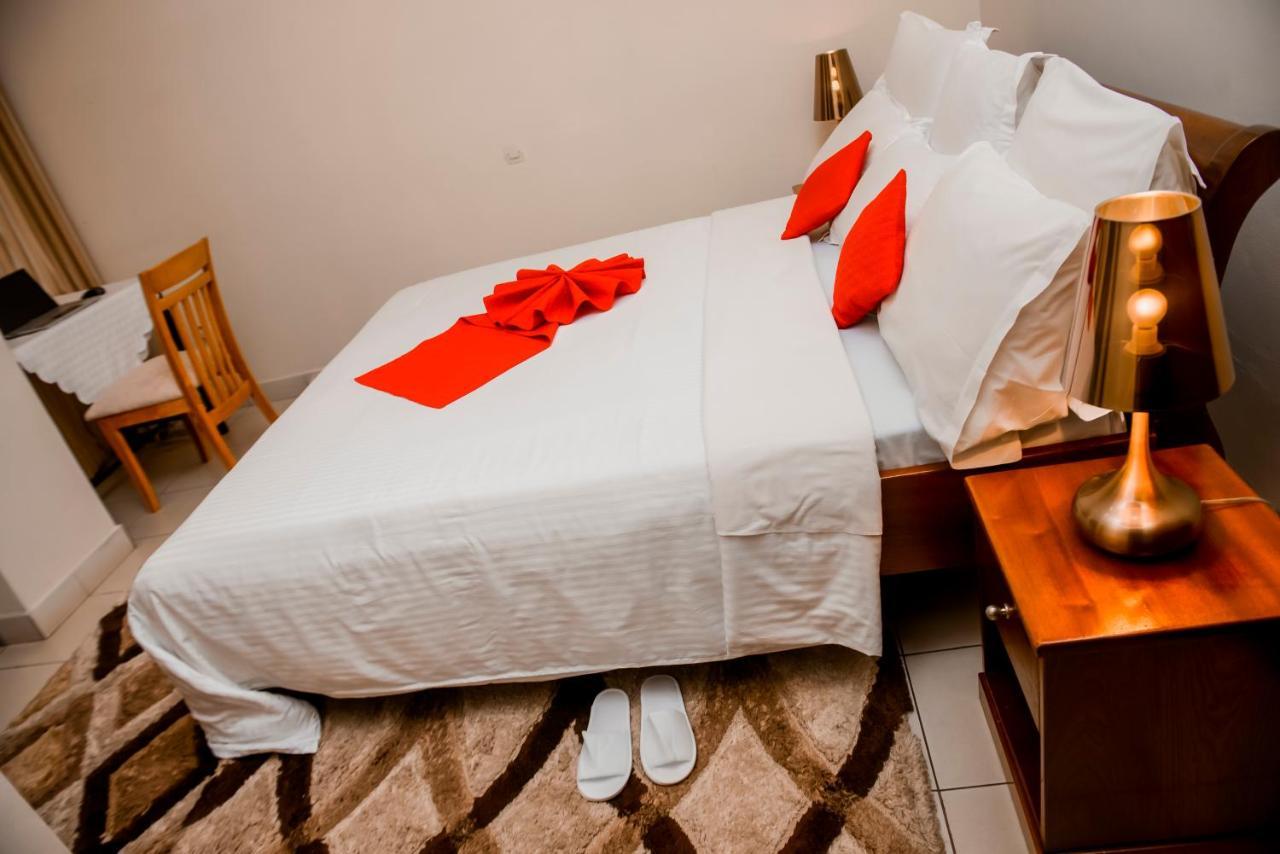 One Click Hotel Kigali Bagian luar foto