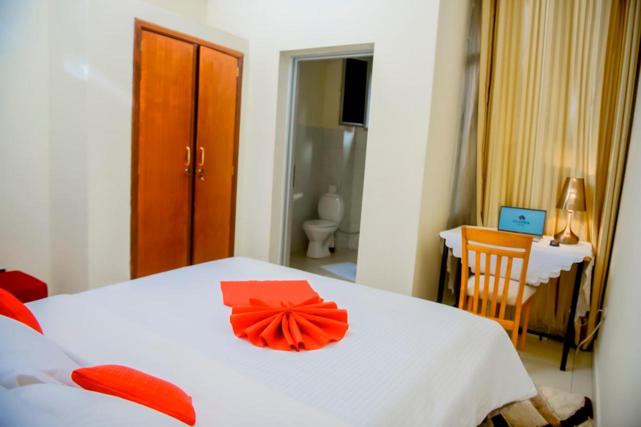 One Click Hotel Kigali Bagian luar foto
