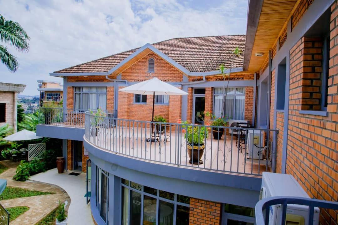 One Click Hotel Kigali Bagian luar foto
