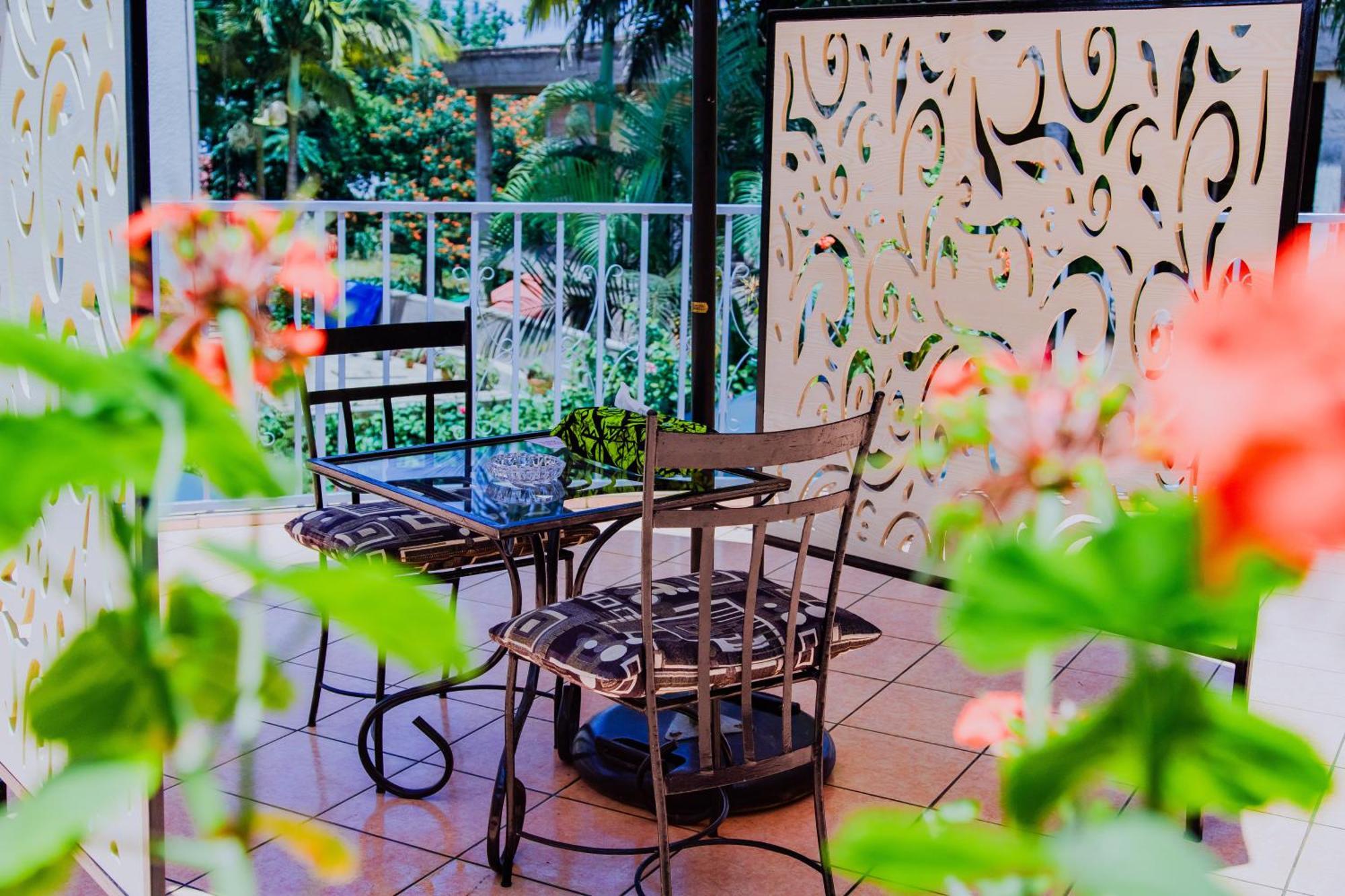 One Click Hotel Kigali Bagian luar foto