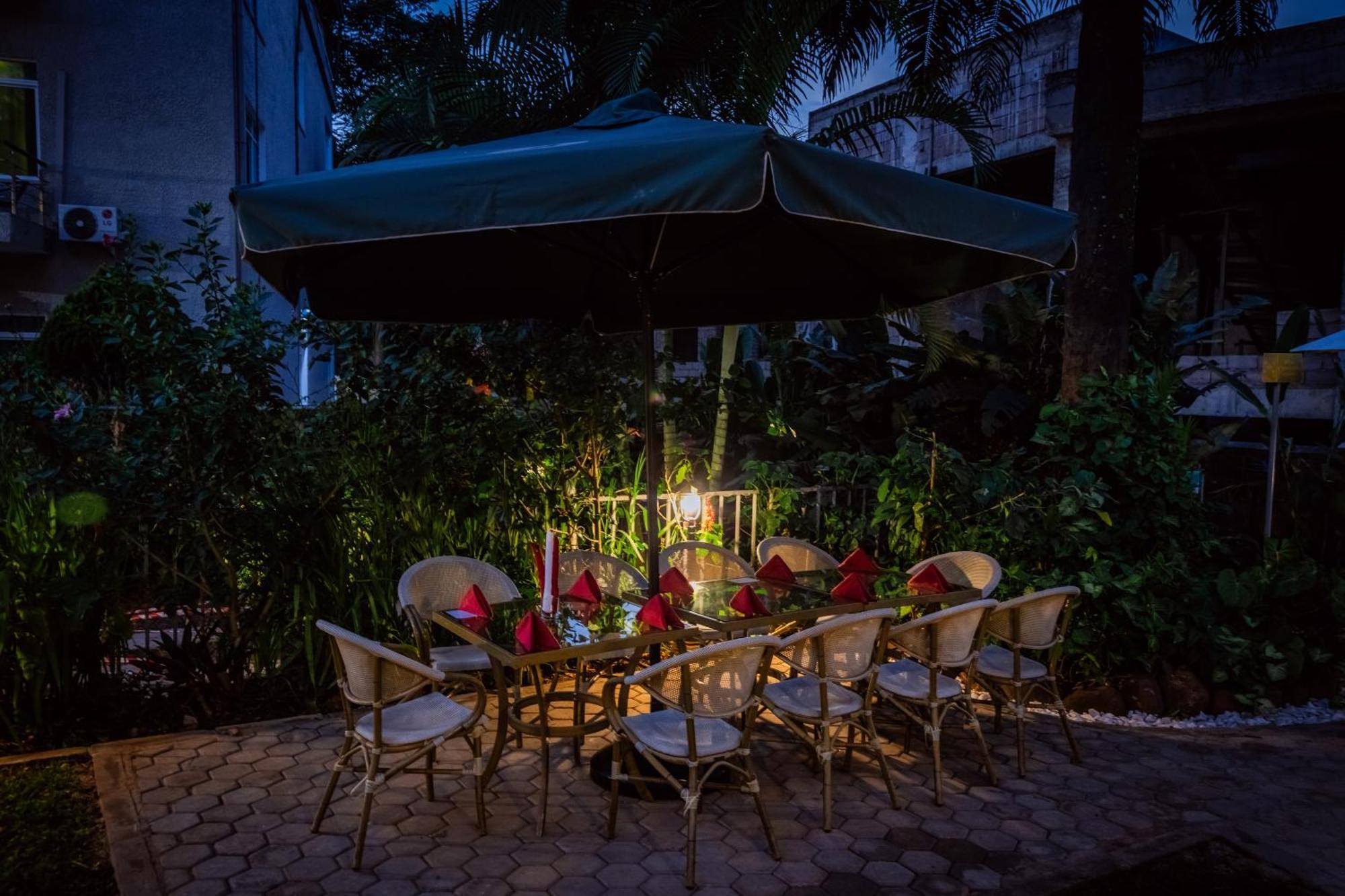 One Click Hotel Kigali Bagian luar foto