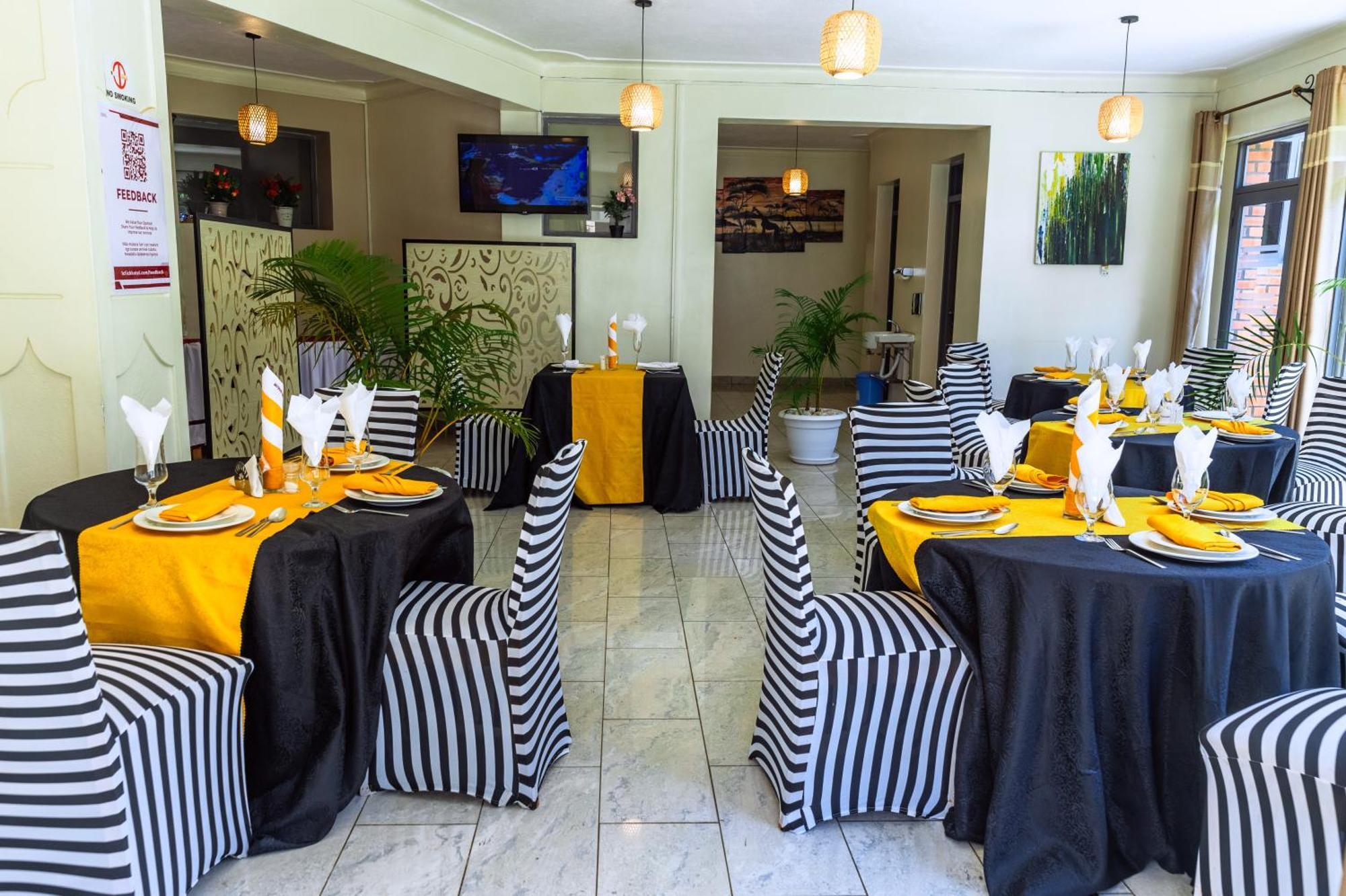 One Click Hotel Kigali Bagian luar foto
