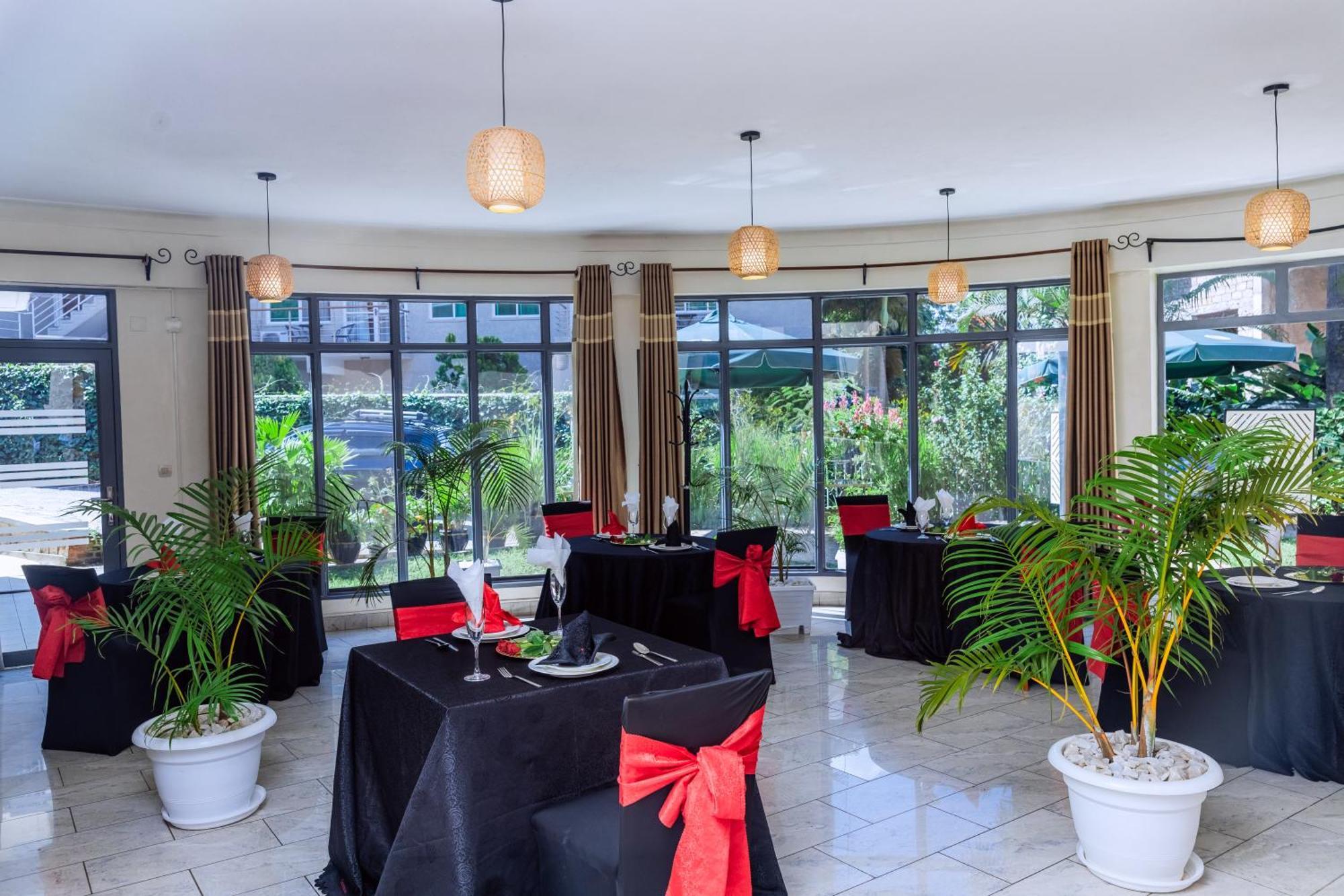 One Click Hotel Kigali Bagian luar foto